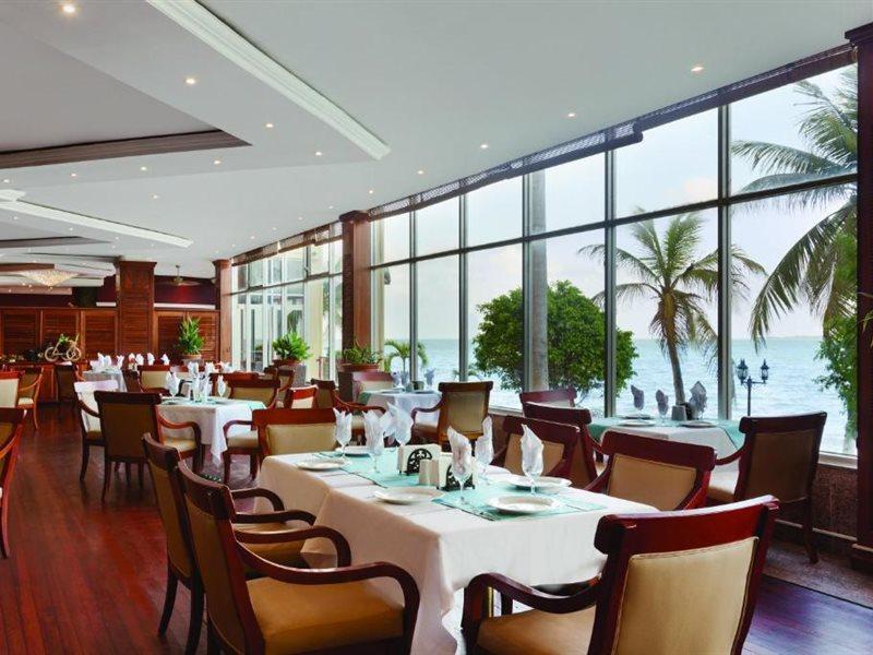 Ramada By Wyndham Princess Belize City Exterior photo