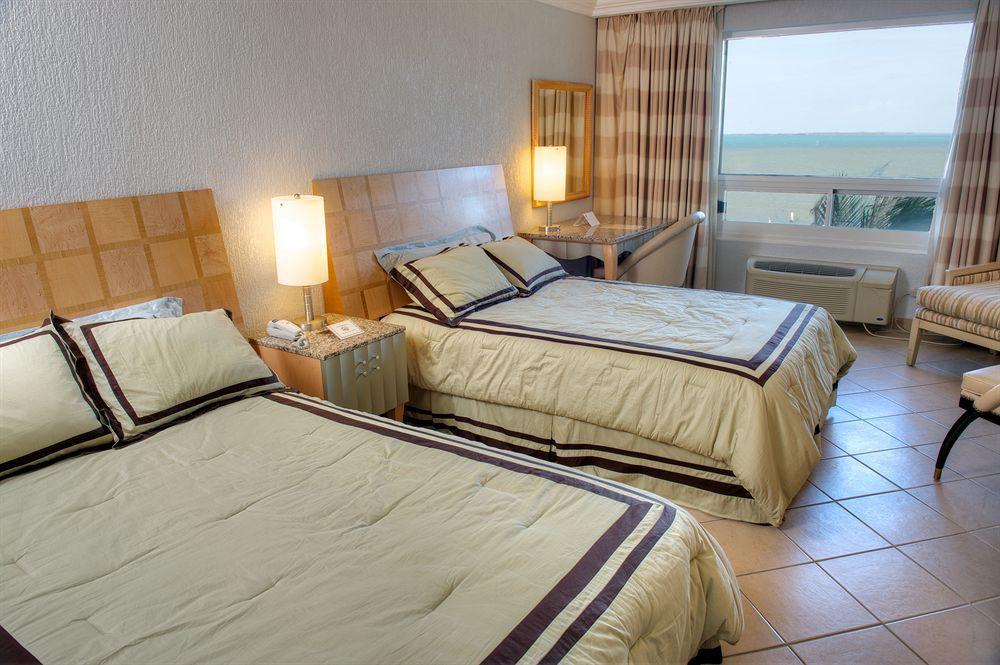 Ramada By Wyndham Princess Belize City Room photo