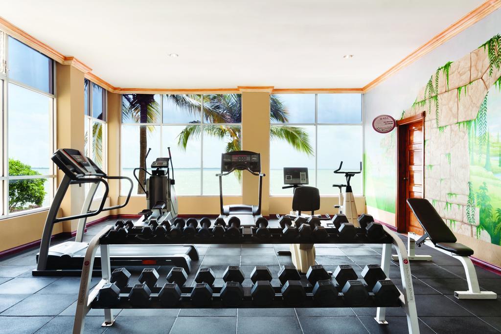 Ramada By Wyndham Princess Belize City Exterior photo