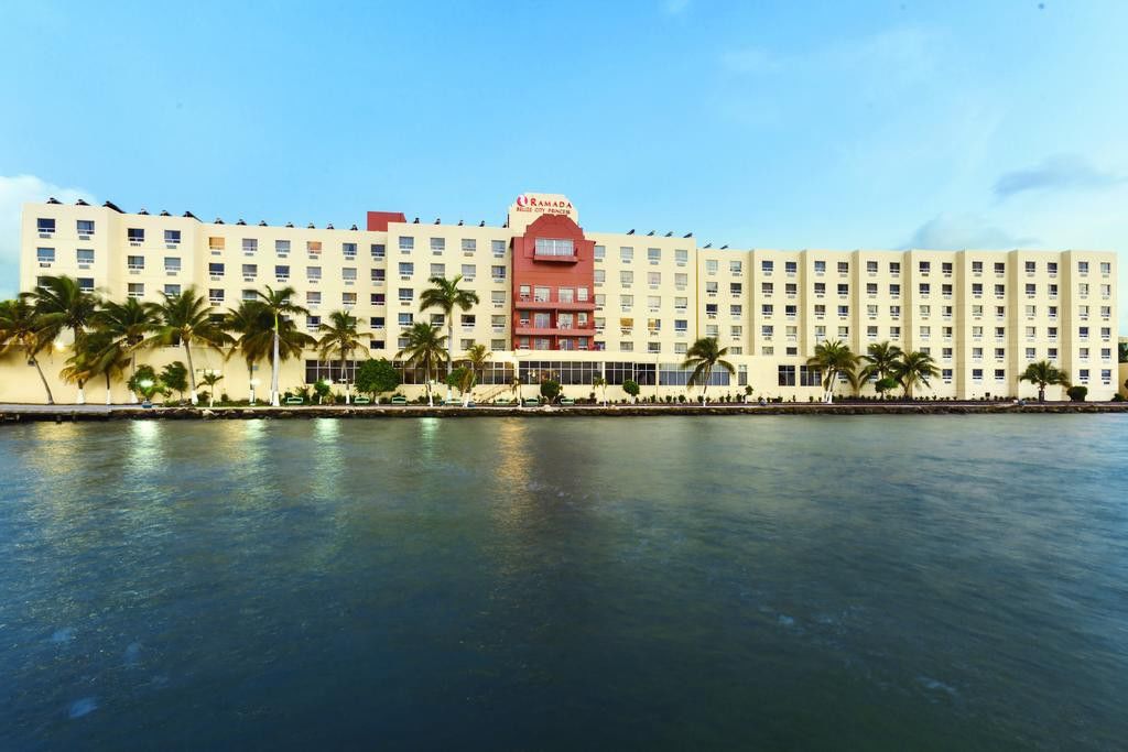 Ramada By Wyndham Princess Belize City Exterior photo